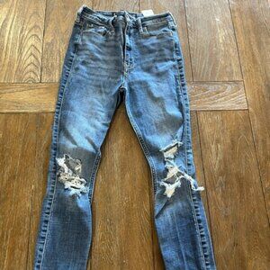 Hollister Ultra High-Rise Crop Super Skinny